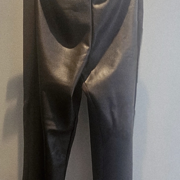 Ellen Tracy Black Leggings - Picture 1 of 5